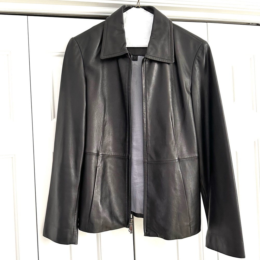 LIKE NEW GUESS LEATHER JACKET